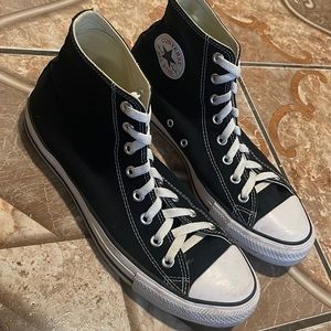 Converse size 9 men